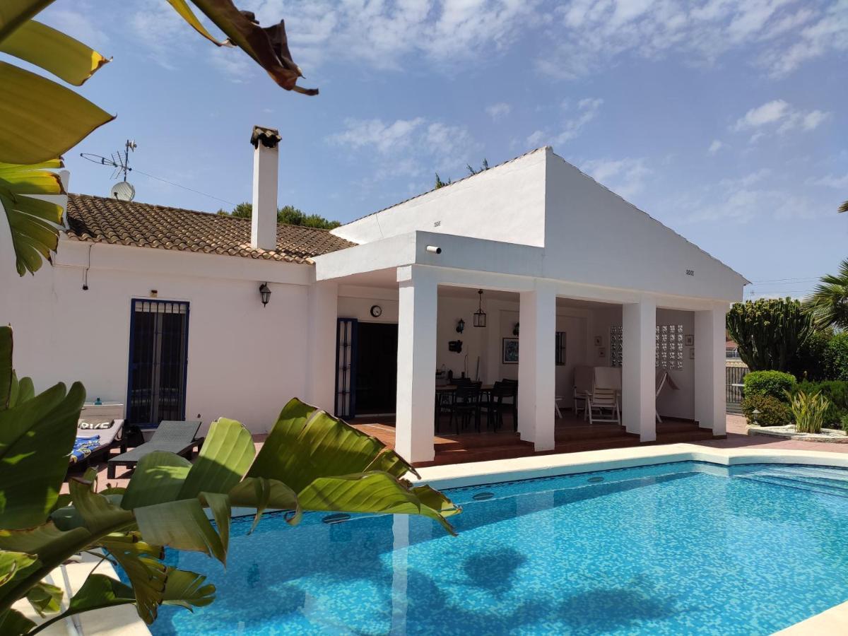 Villa With Private Pool, Bbq, Fitness Center & Sauna 산비센테델라스페그 외부 사진