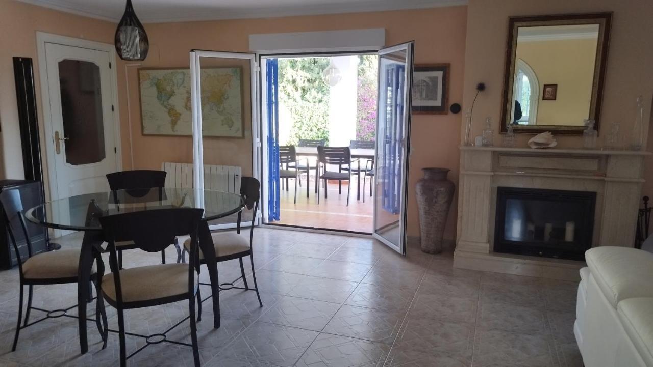 Villa With Private Pool, Bbq, Fitness Center & Sauna 산비센테델라스페그 외부 사진